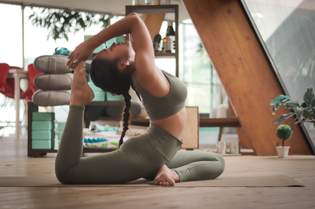 CBD et Yoga : Redécouvrez les bienfaits de ce duo ancestral.