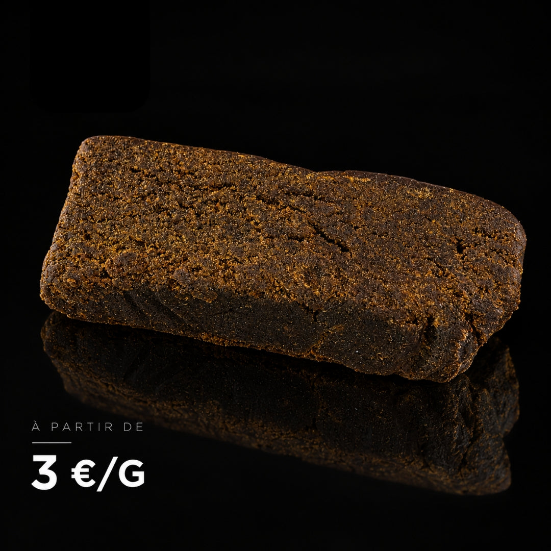 Résine CHARAS CBD 22–24 % sur fond noir – à partir de 3 €/g | SUPRHEMP
